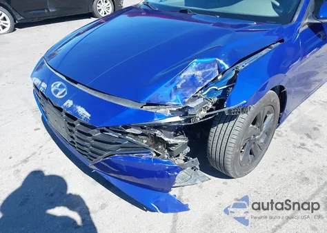 2021 Hyundai Elantra Sel z USA, uszkodzony, nr VIN 5NPLM4AG2MH051285